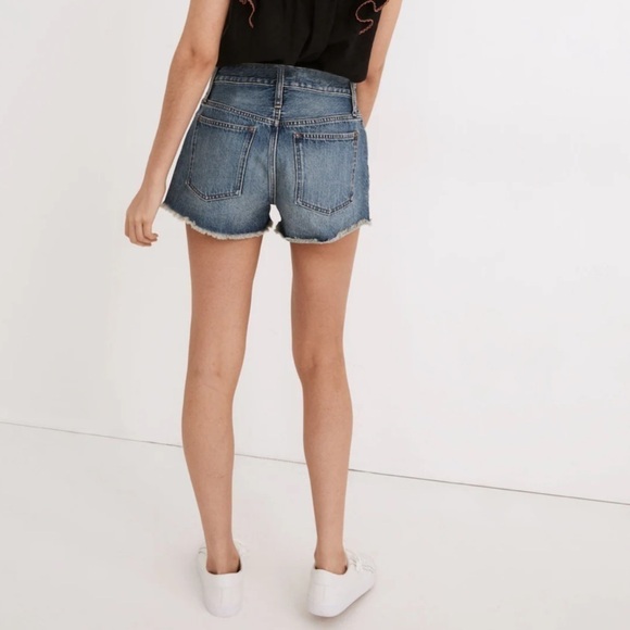 Madewell Relaxed Denim Shorts Button Fly Cut Off Cheeky Split Hem Sz 29 - Picture 3 of 14